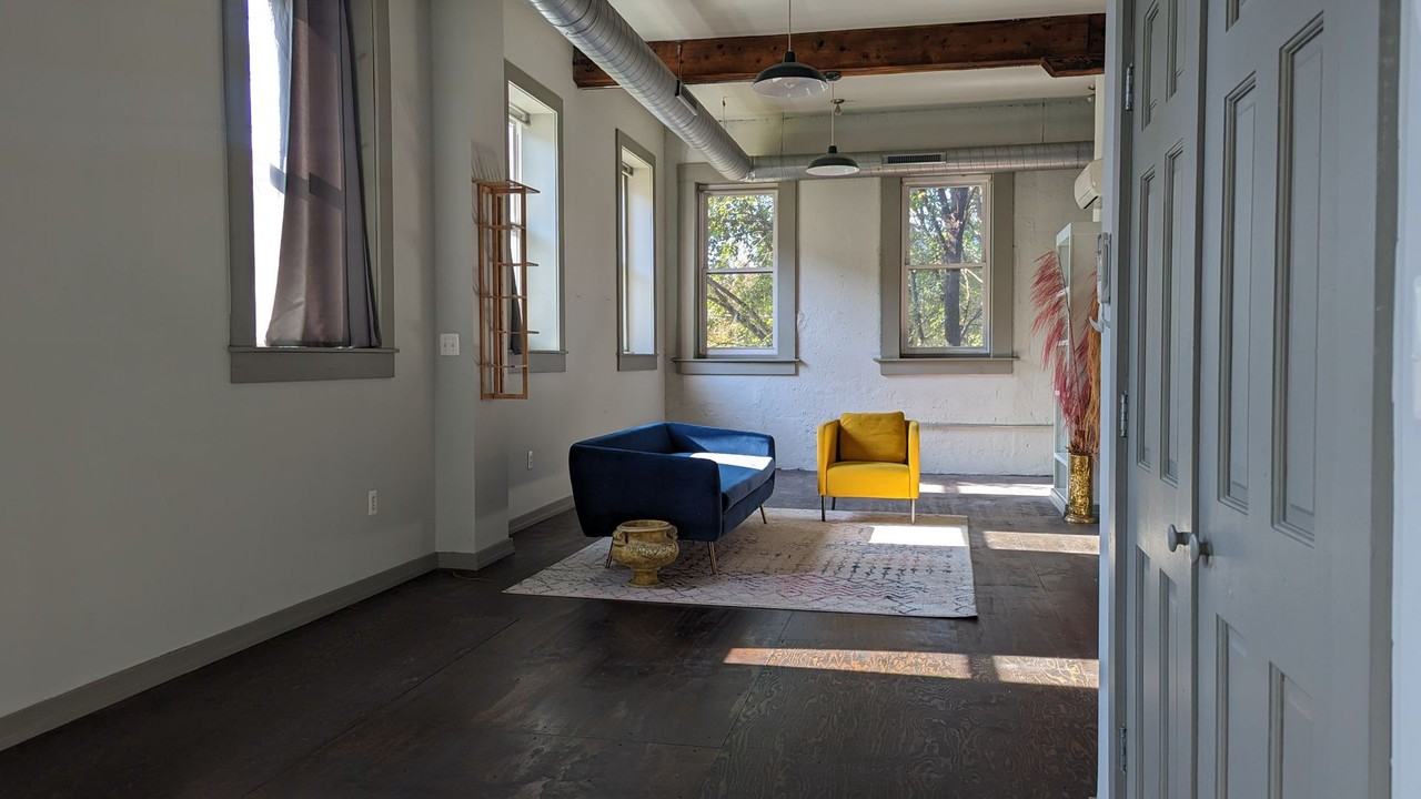 2111-15 E Susquehanna Ave (LO) - Photo 3 of 26