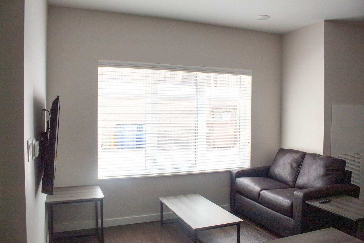 503 E Stoughton - Photo 7 of 50