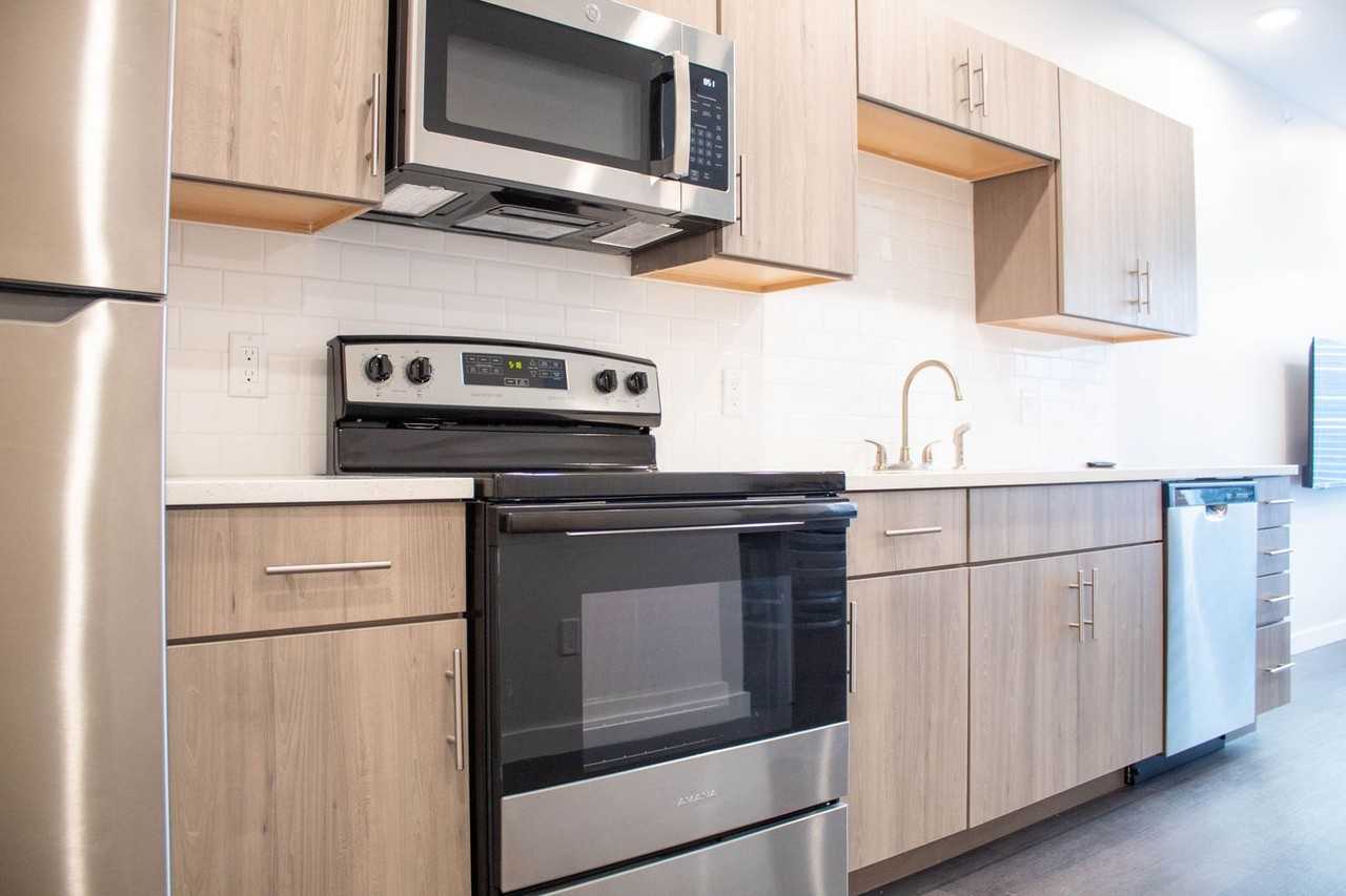 510 E White - Photo 4 of 50