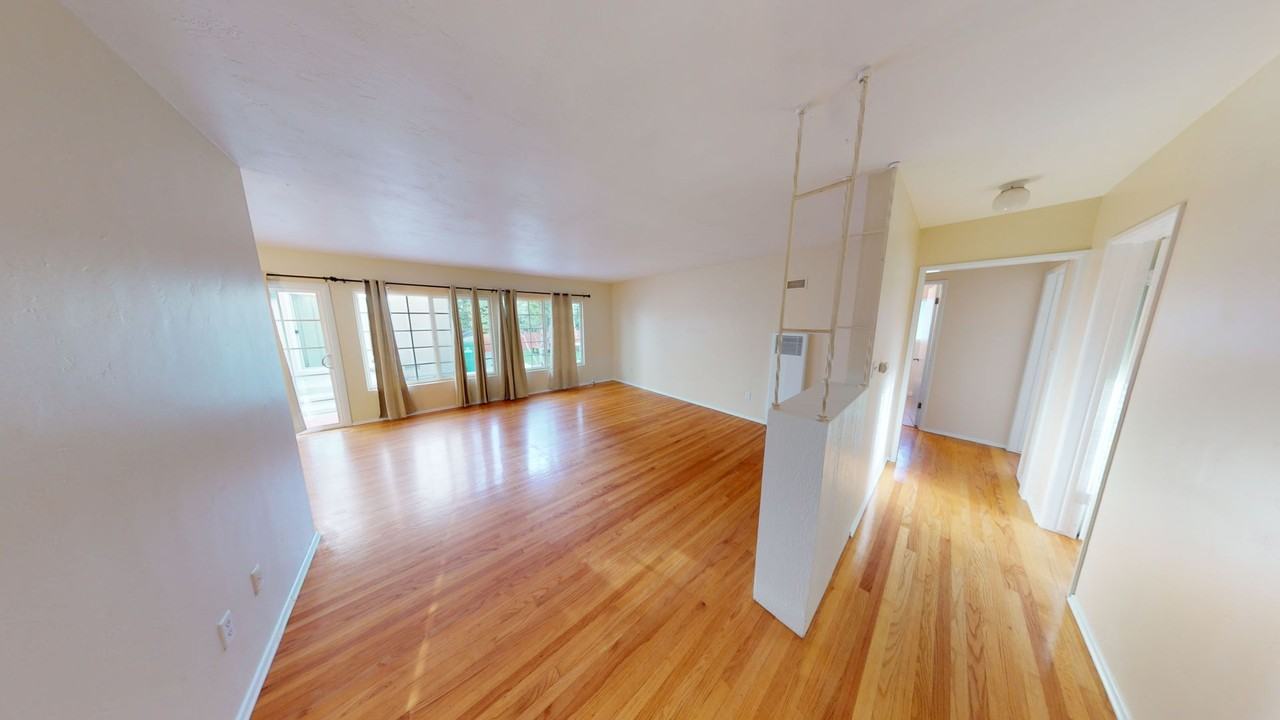 5129 Leo St - Photo 6 of 17