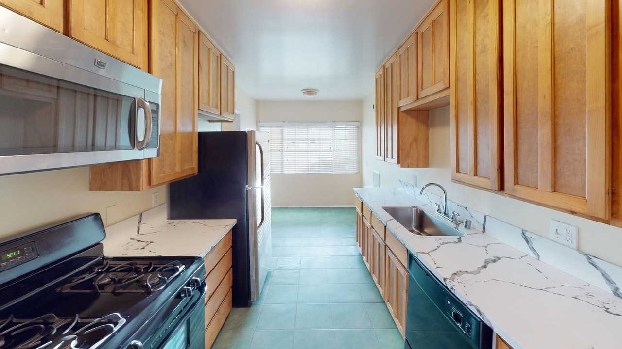 5129 Leo St - Photo 7 of 17