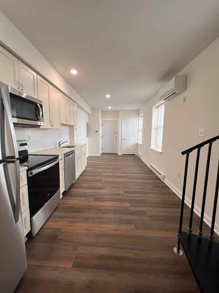 541 N Orianna Street - Photo 3 of 11