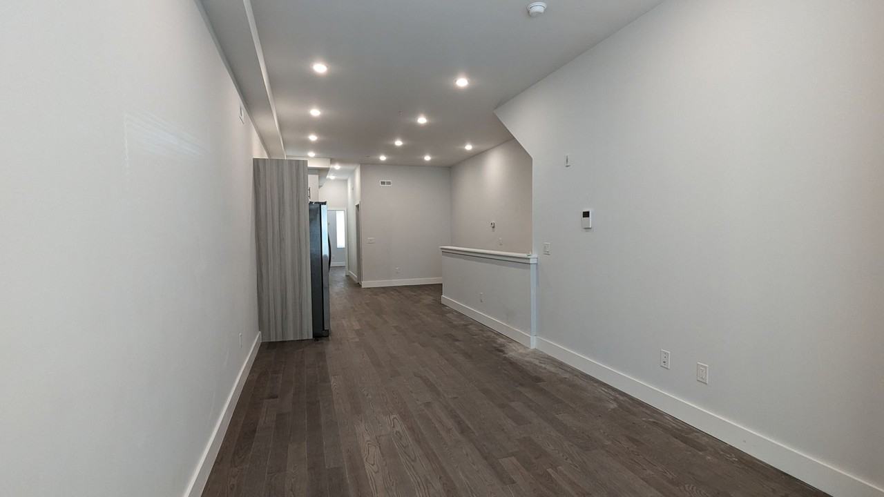 2443 N Marshall St (LO) - Photo 3 of 27