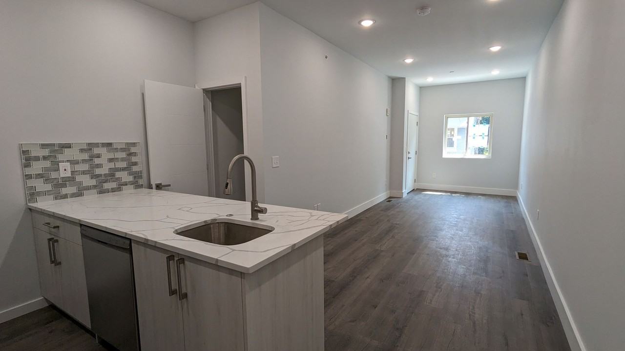 2252 N Delhi St (LO) - Photo 2 of 13