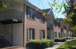 featured image of 818 College Ave