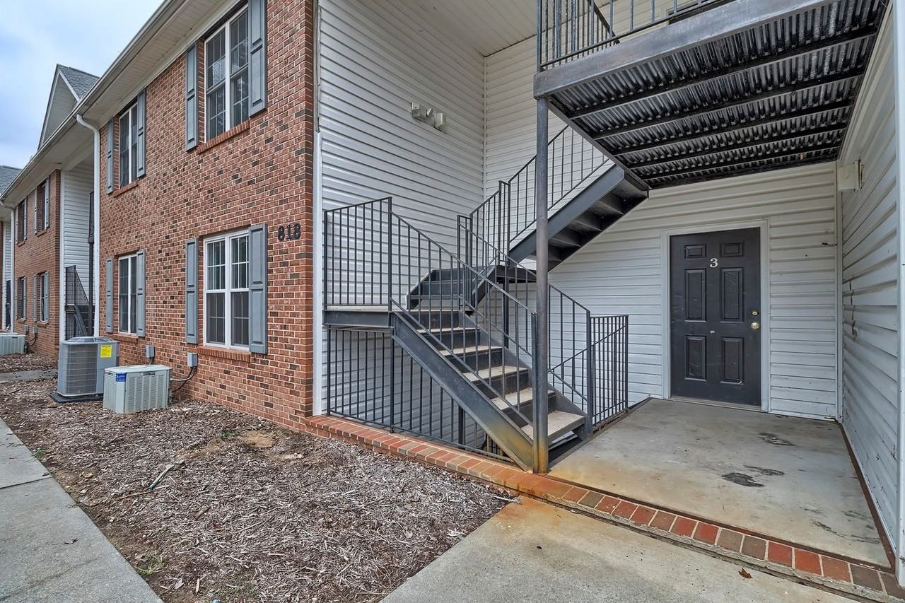 4 bed/4 bath Off - Photo 4 of 31