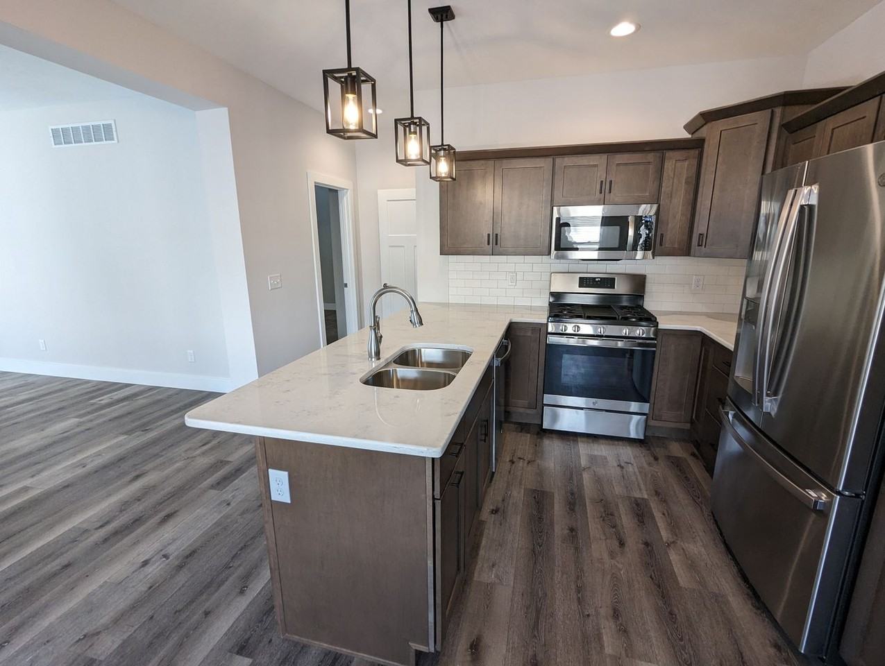 216/218 Haines - Photo 2 of 32