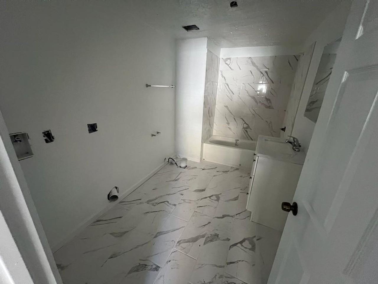 741 10th St - Photo 3 of 11