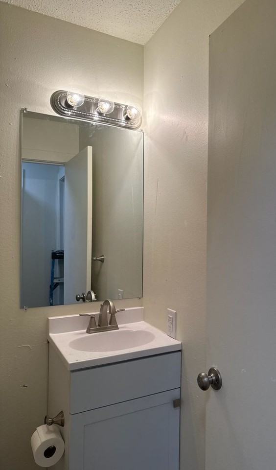 303 Clark - Photo 3 of 7