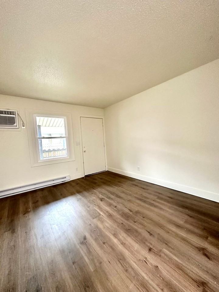 303 Clark - Photo 6 of 7