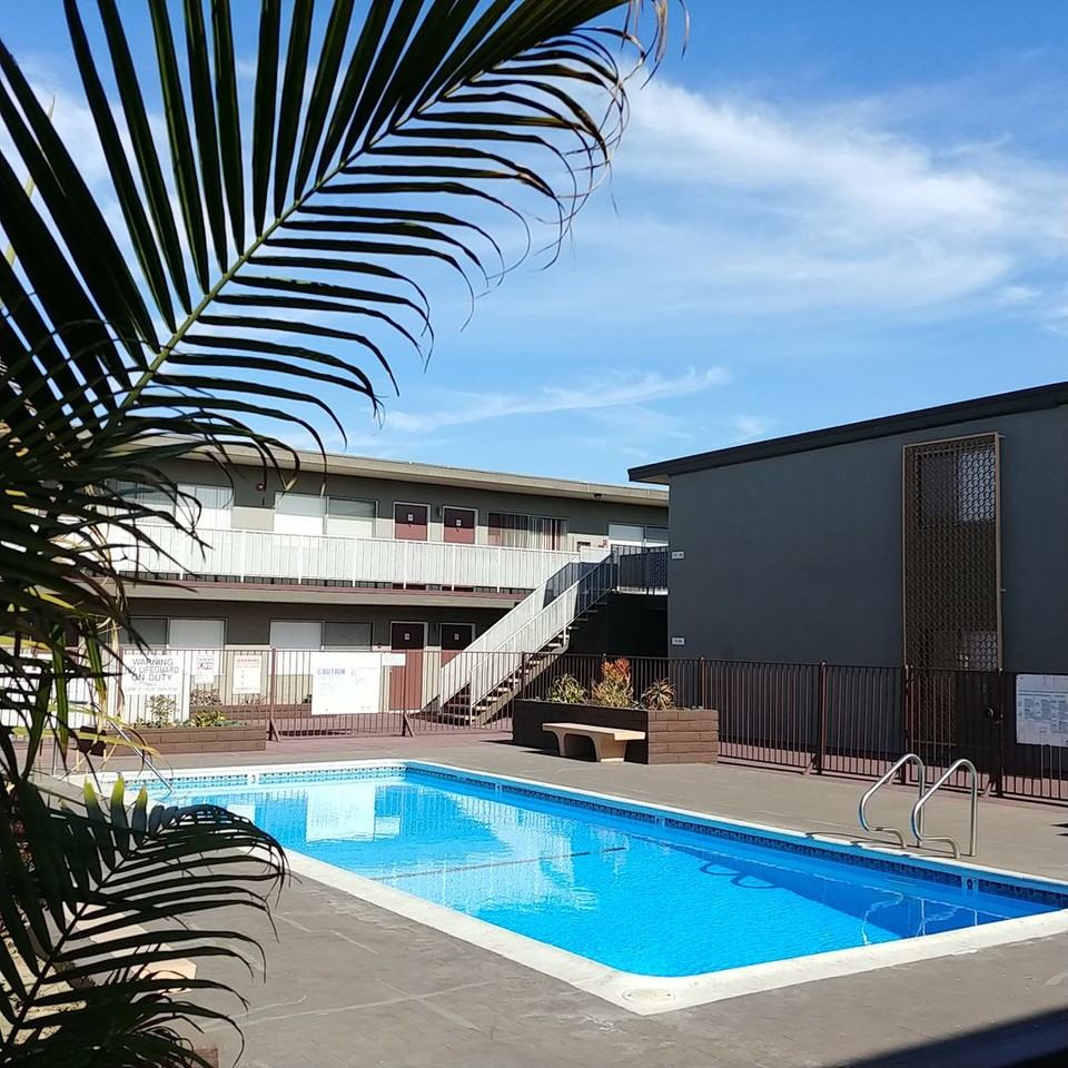 REGAL MANOR - Photo 3 of 14