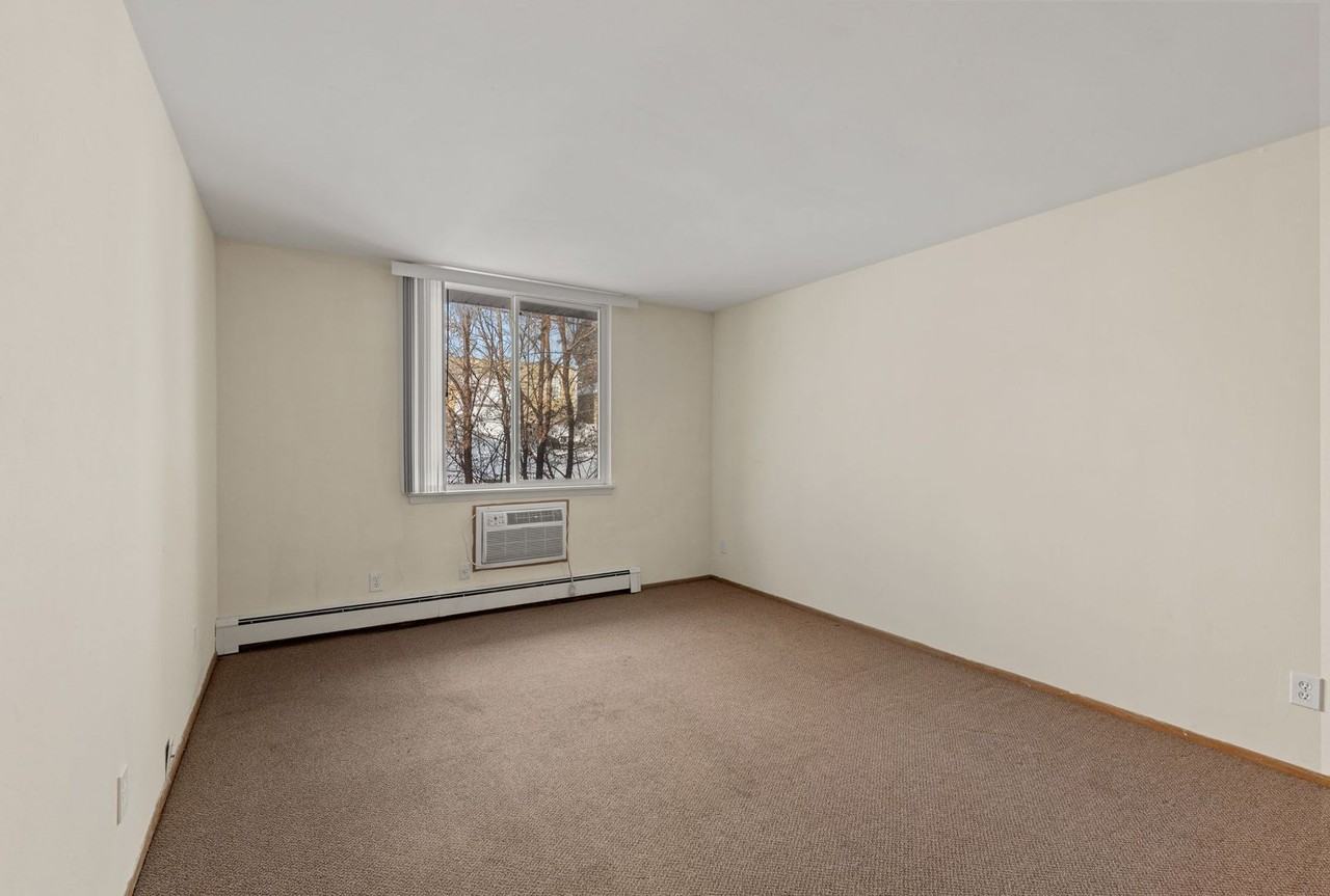 Appleton Apts - Photo 2 of 6