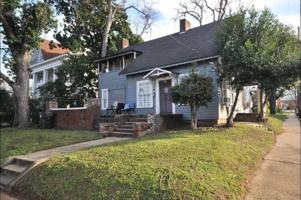 featured image of 819 17th Ave