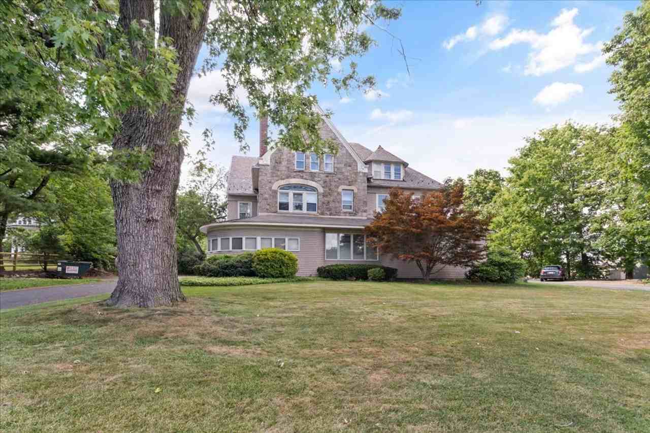 825 Delaware Avenue - Photo 2 of 24