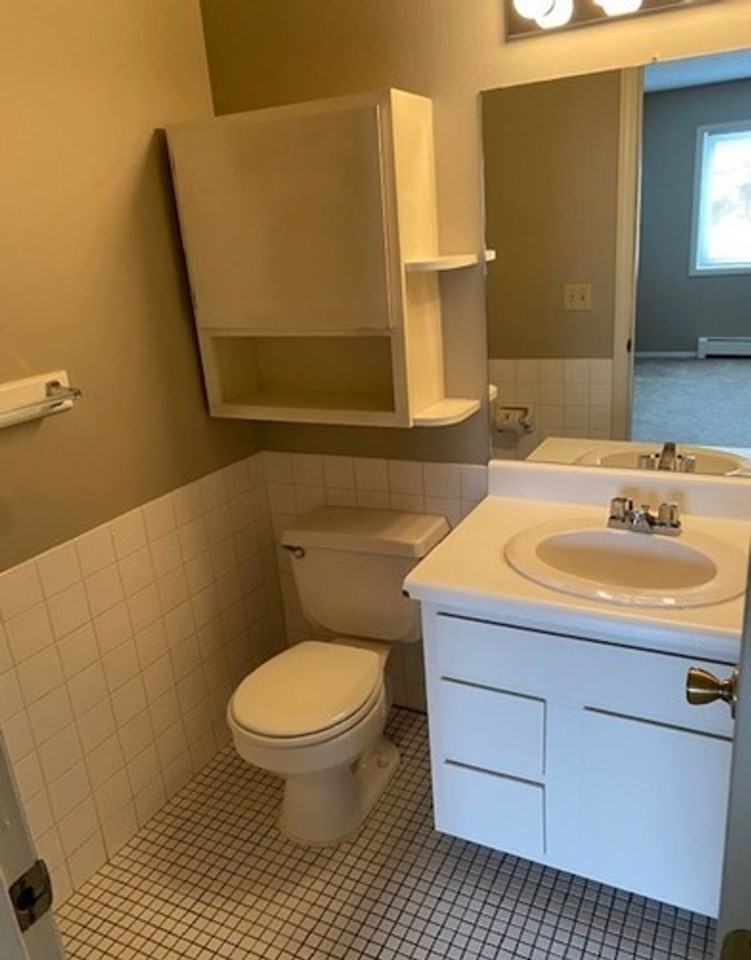 761 E Anamosa St - Photo 3 of 32