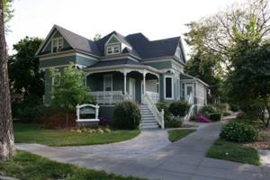 featured image of 1055 Esplanade