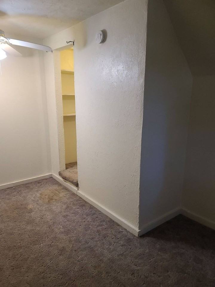 1055 Esplanade - Photo 6 of 20