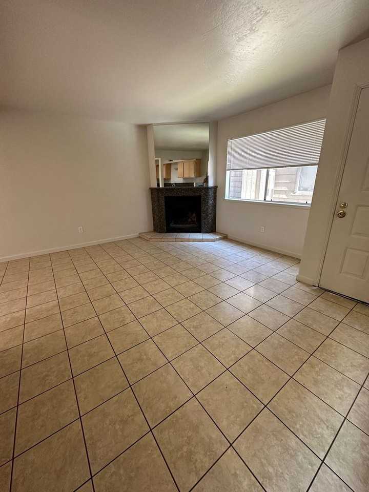 3 Klondike - Photo 3 of 21