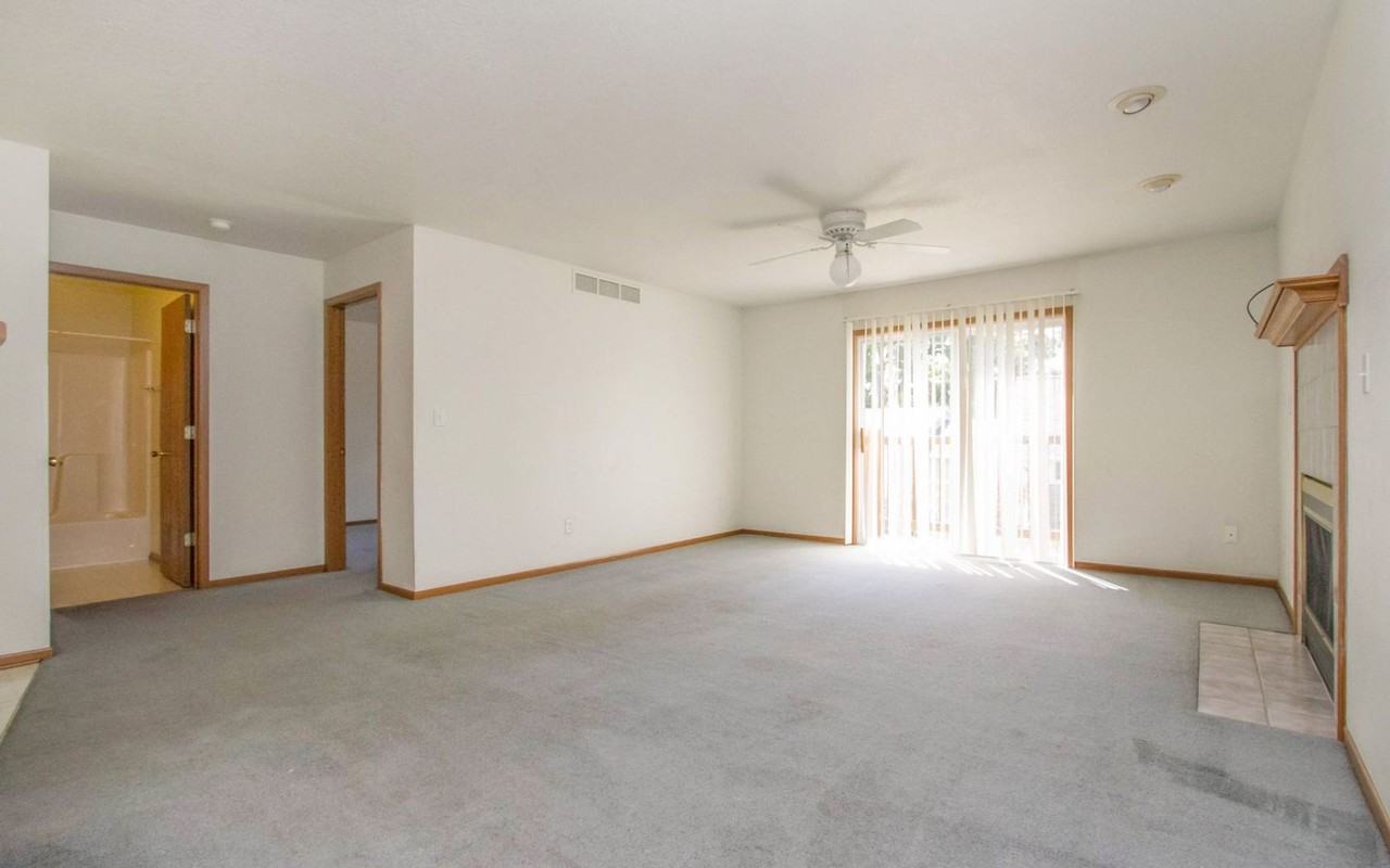 Pin & Bur Oaks - Photo 2 of 50