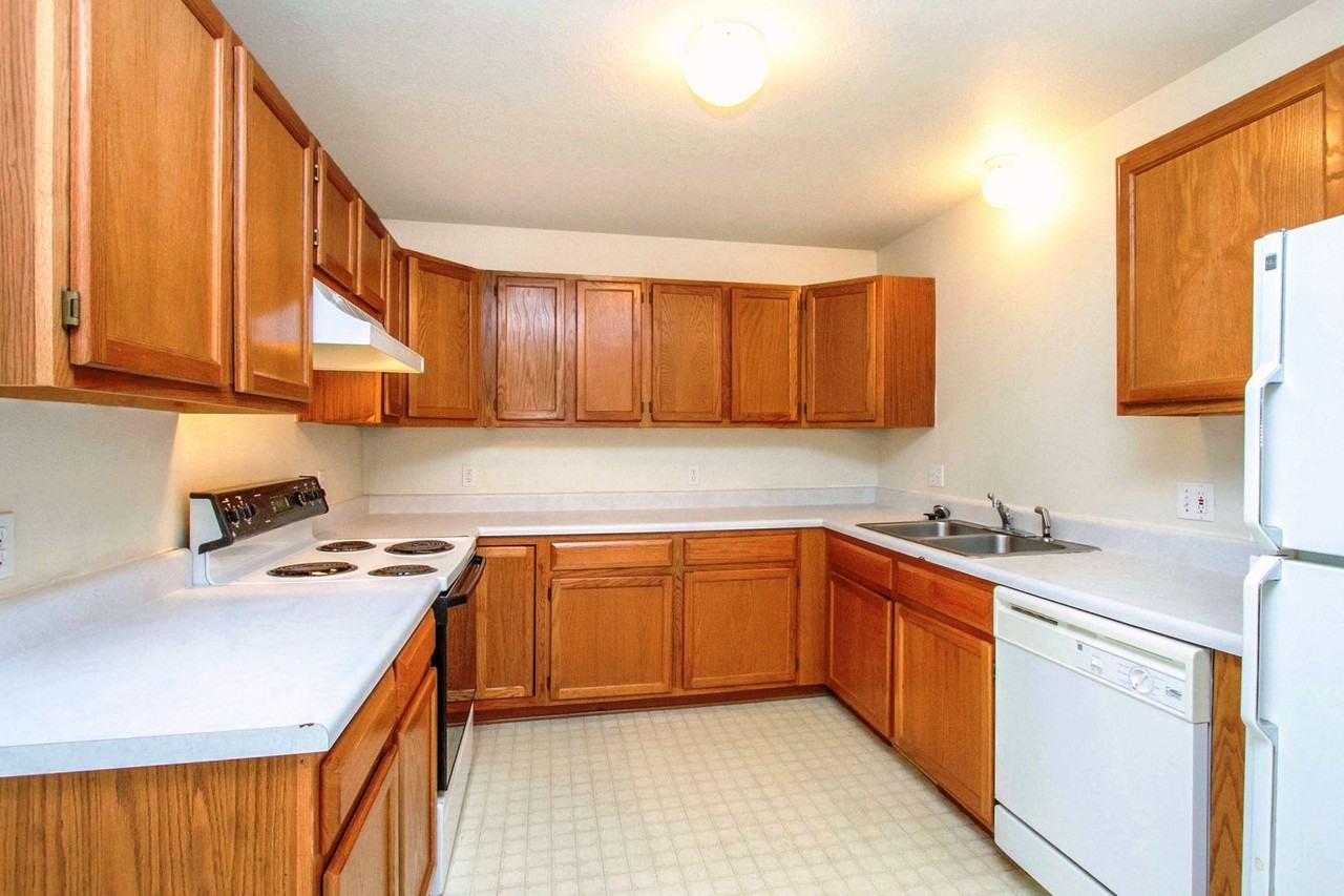 Pin & Bur Oaks - Photo 3 of 50