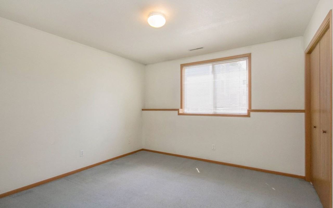 Pin & Bur Oaks - Photo 5 of 50