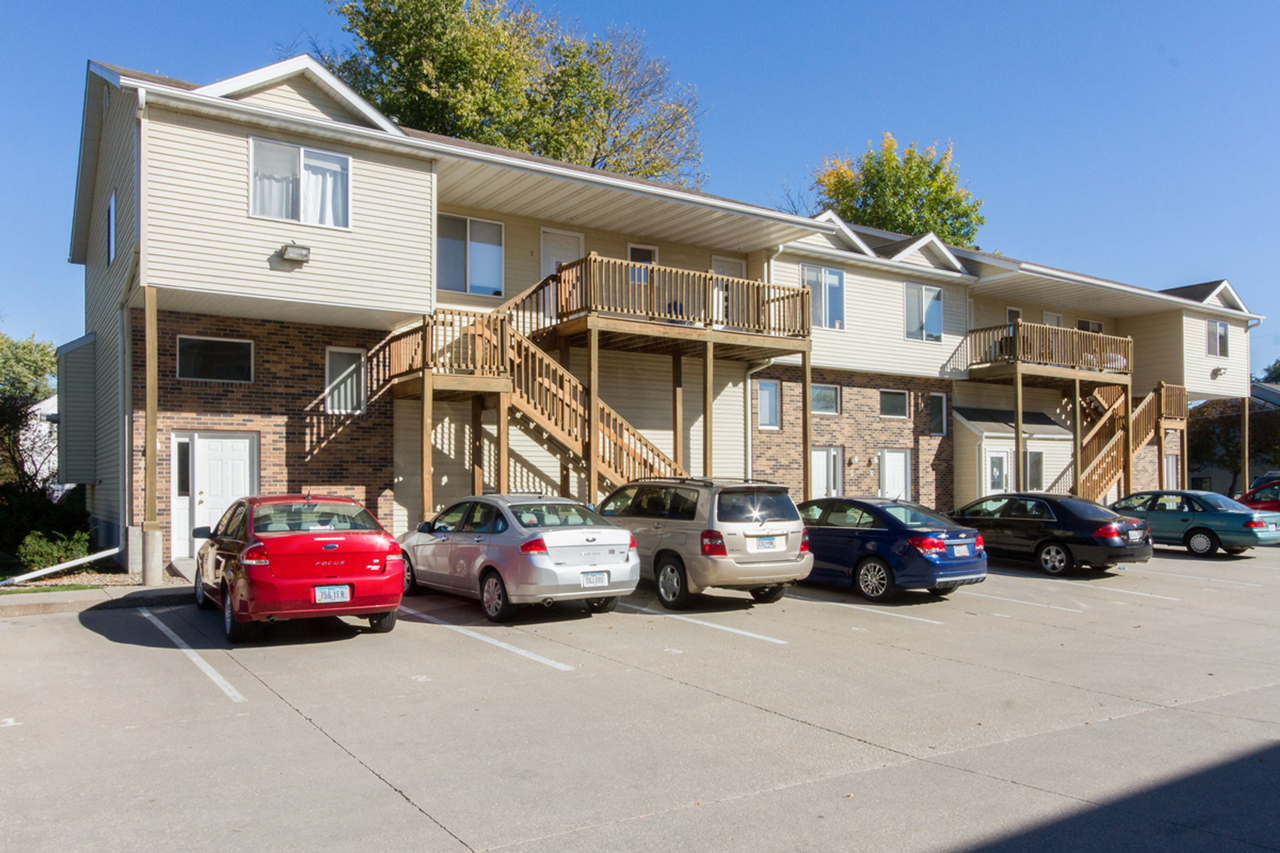 Pin & Bur Oaks - Photo 6 of 50