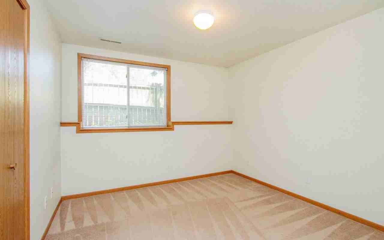 Pin & Bur Oaks - Photo 2 of 50