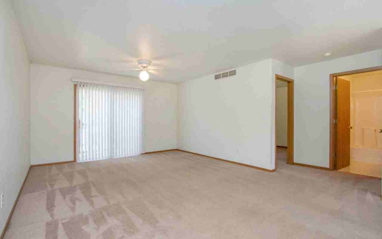 Pin & Bur Oaks - Photo 5 of 50