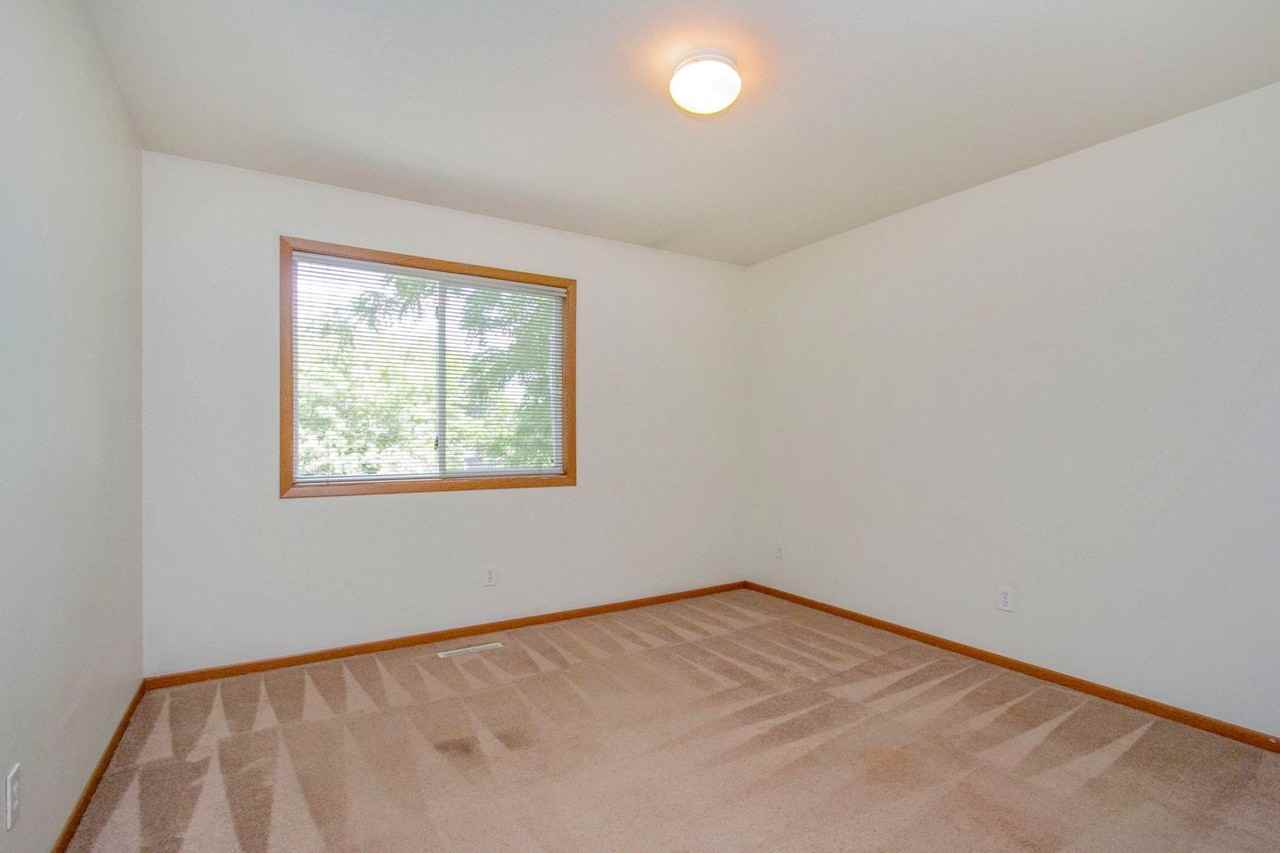 Pin & Bur Oaks - Photo 6 of 50