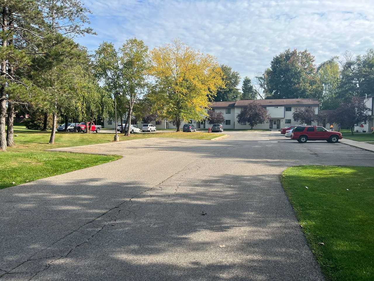 Hudson II Apartments - Photo 2 of 31