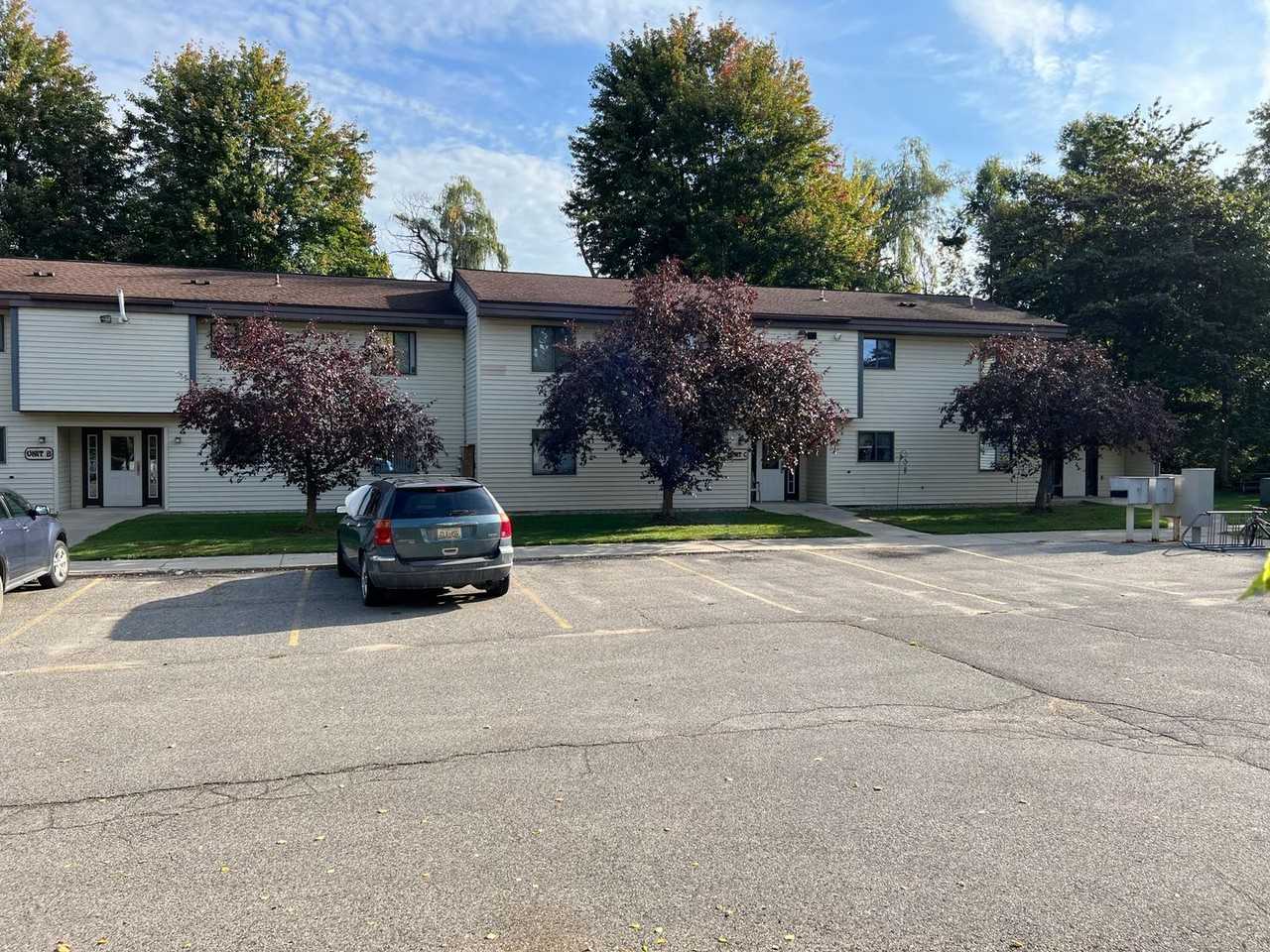 Hudson II Apartments - Photo 4 of 31