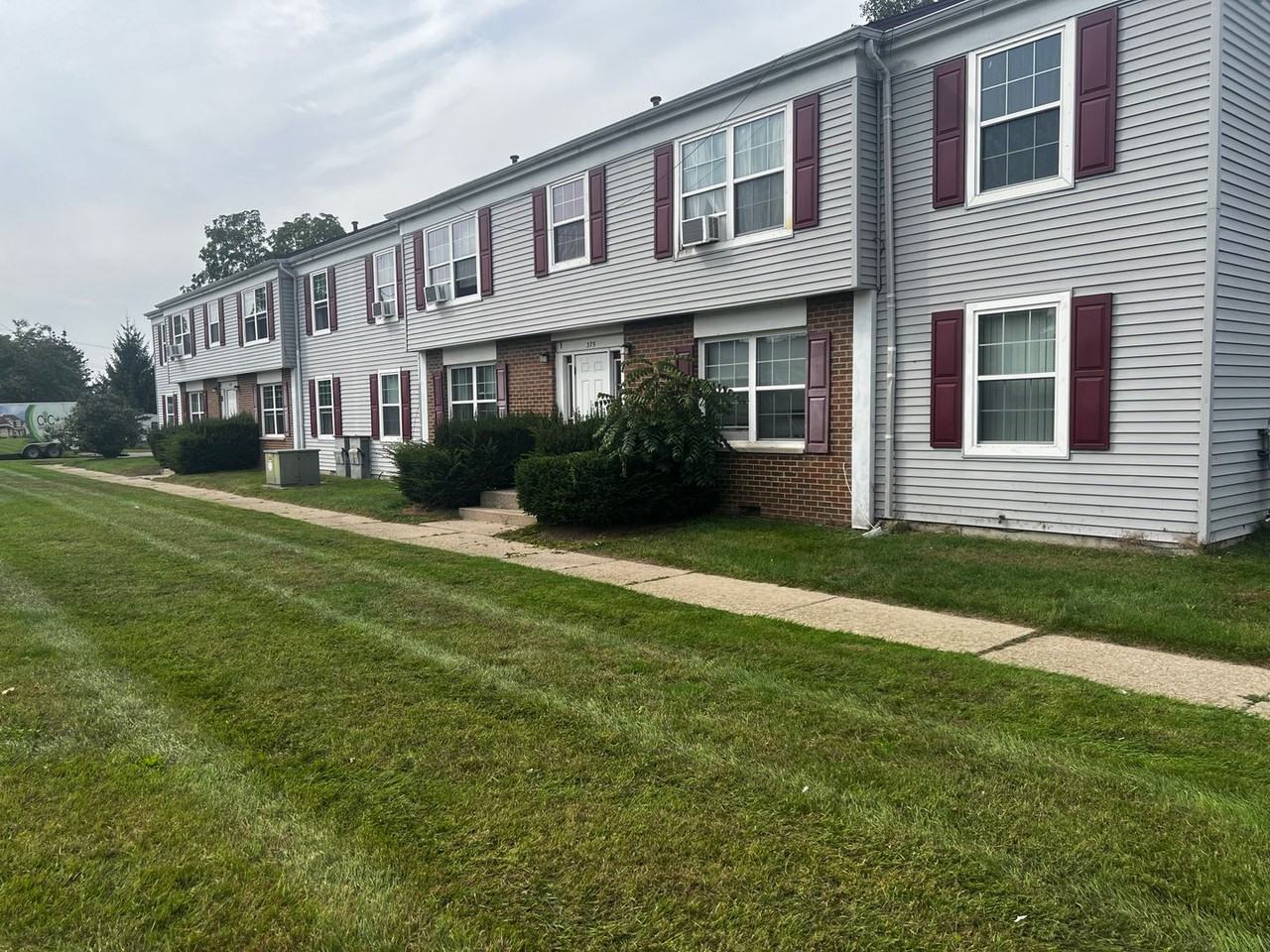 Saranac Gardens Apartments - Photo 4 of 7