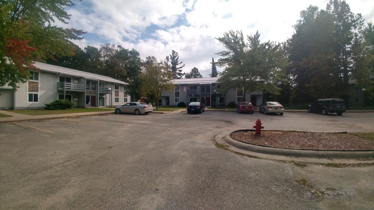 Whispering Winds Apartments - Photo 7 of 15