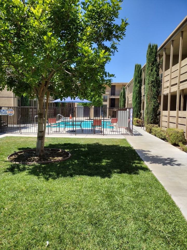 Monroe Manor Apartments 8715 Magnolia Ave, Riverside, CA 92503 Zumper