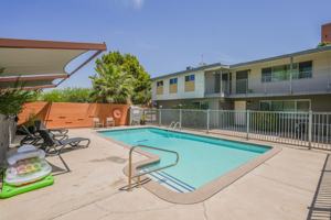 featured image of 746 E 5th St