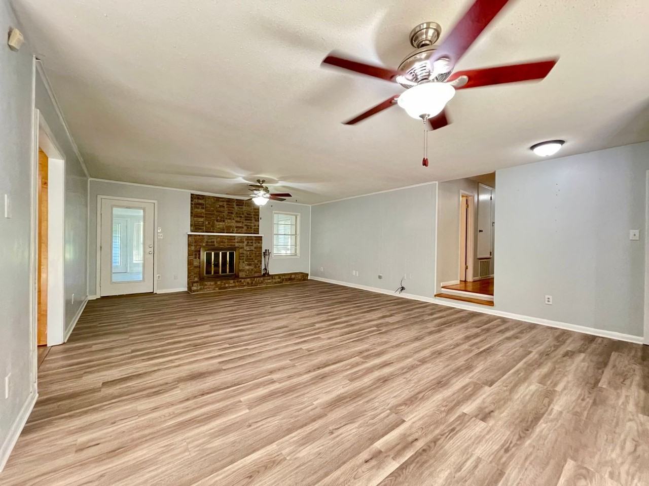 136 Rwe Jones St - Photo 4 of 18