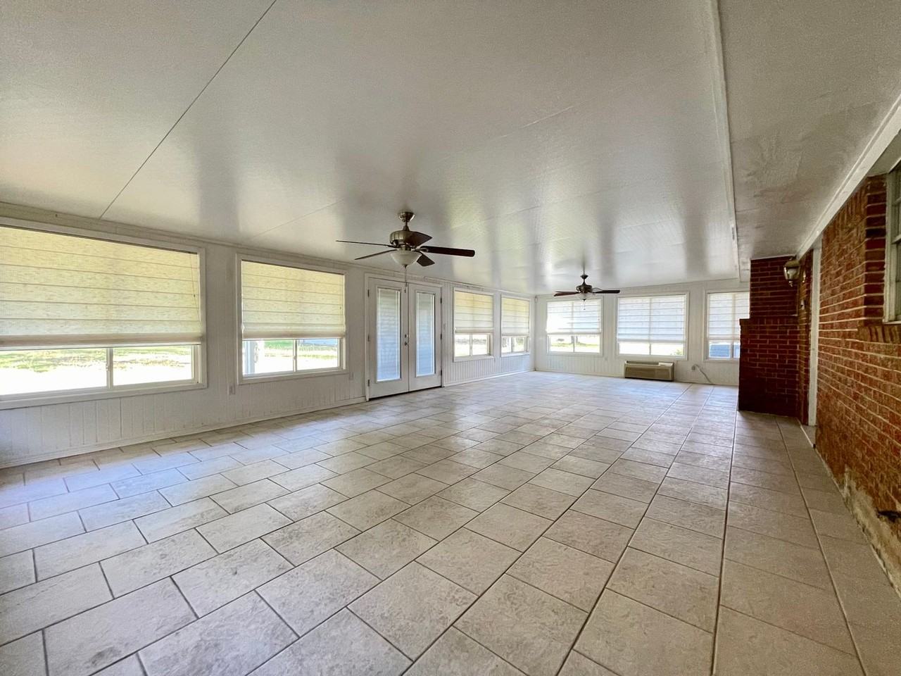 136 Rwe Jones St - Photo 6 of 18