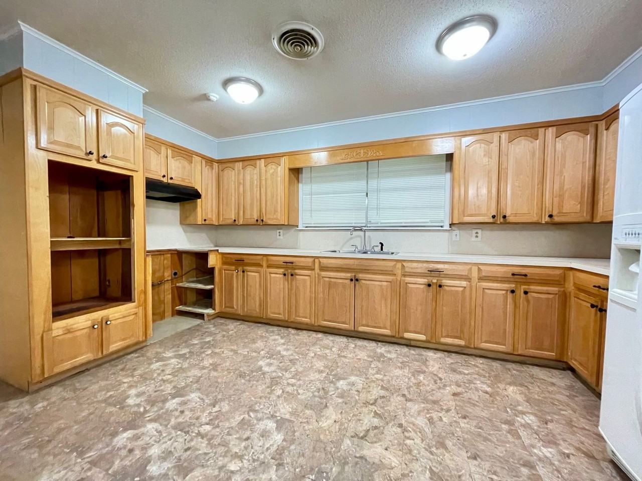 136 Rwe Jones St - Photo 7 of 18