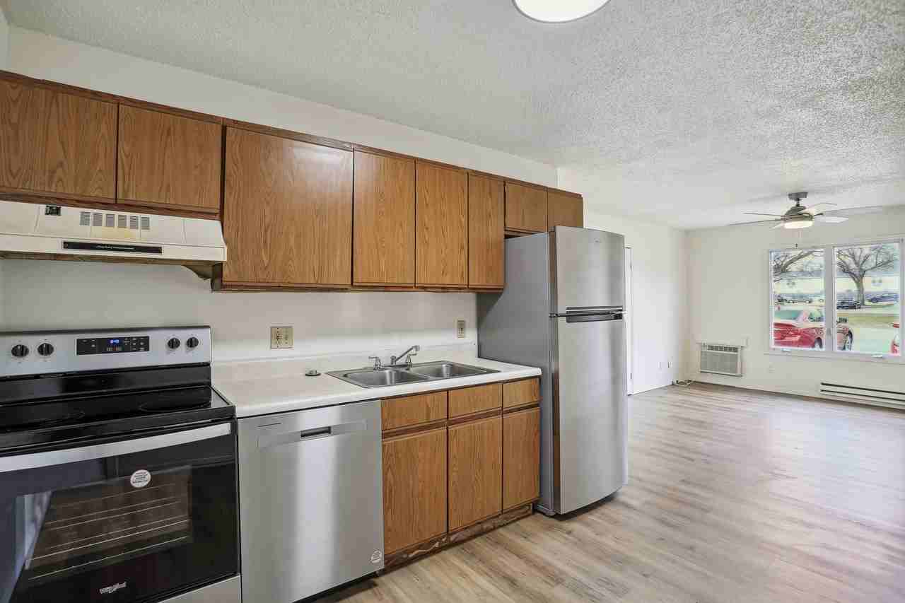 2402HI - Photo 6 of 11