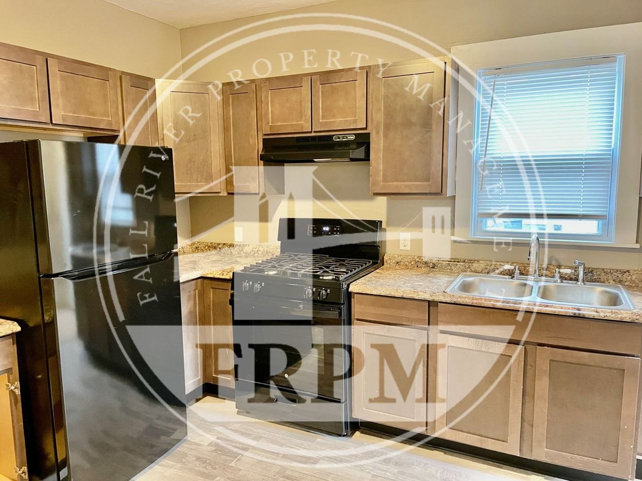 96 Morgan St - Photo 2 of 9