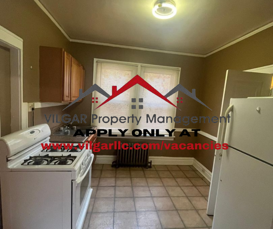 1155 Pennsylvania St Gary, IN 46407 - Photo 3 of 11