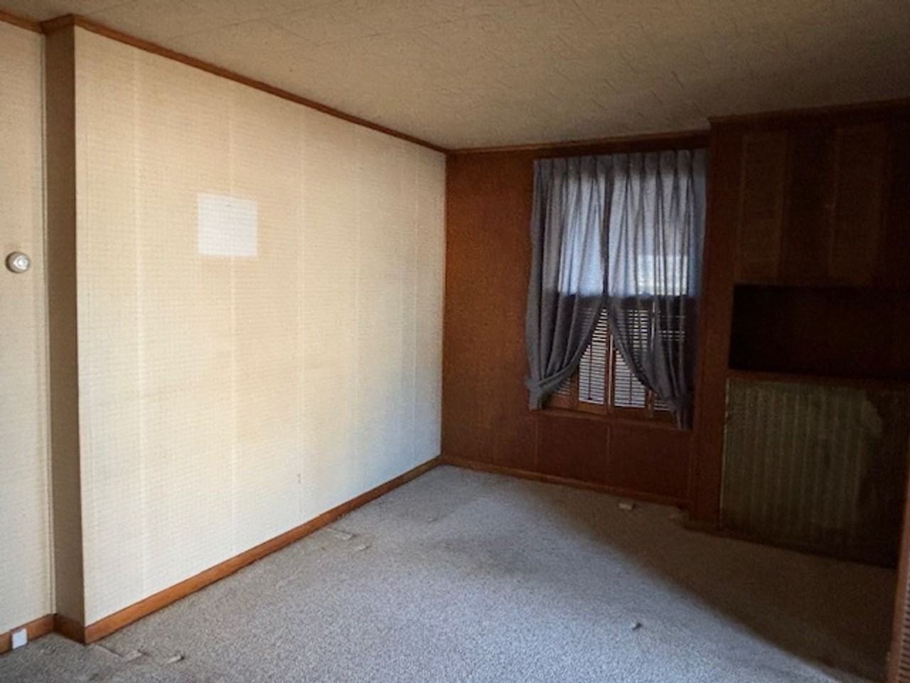 Rosa -94 Cooper Avenue - Photo 2 of 6