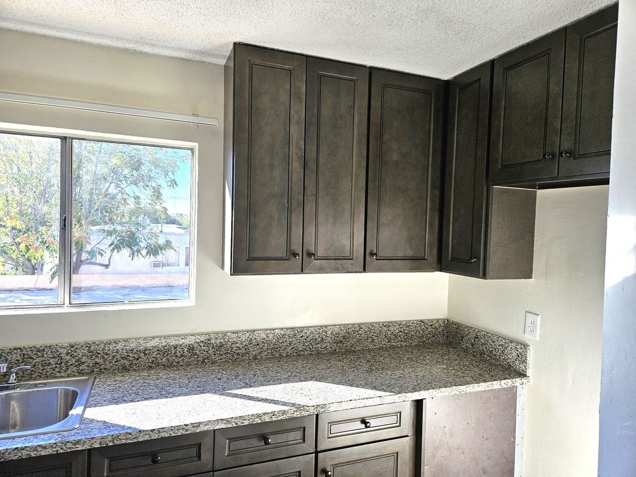 8737 Burnet Ave #17 - Photo 4 of 10