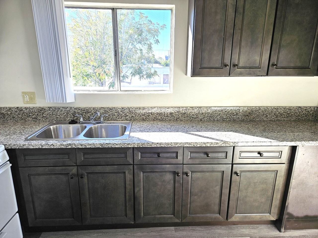 8737 Burnet Ave #17 - Photo 5 of 10