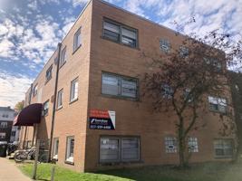 featured image of 1107 W Oregon St