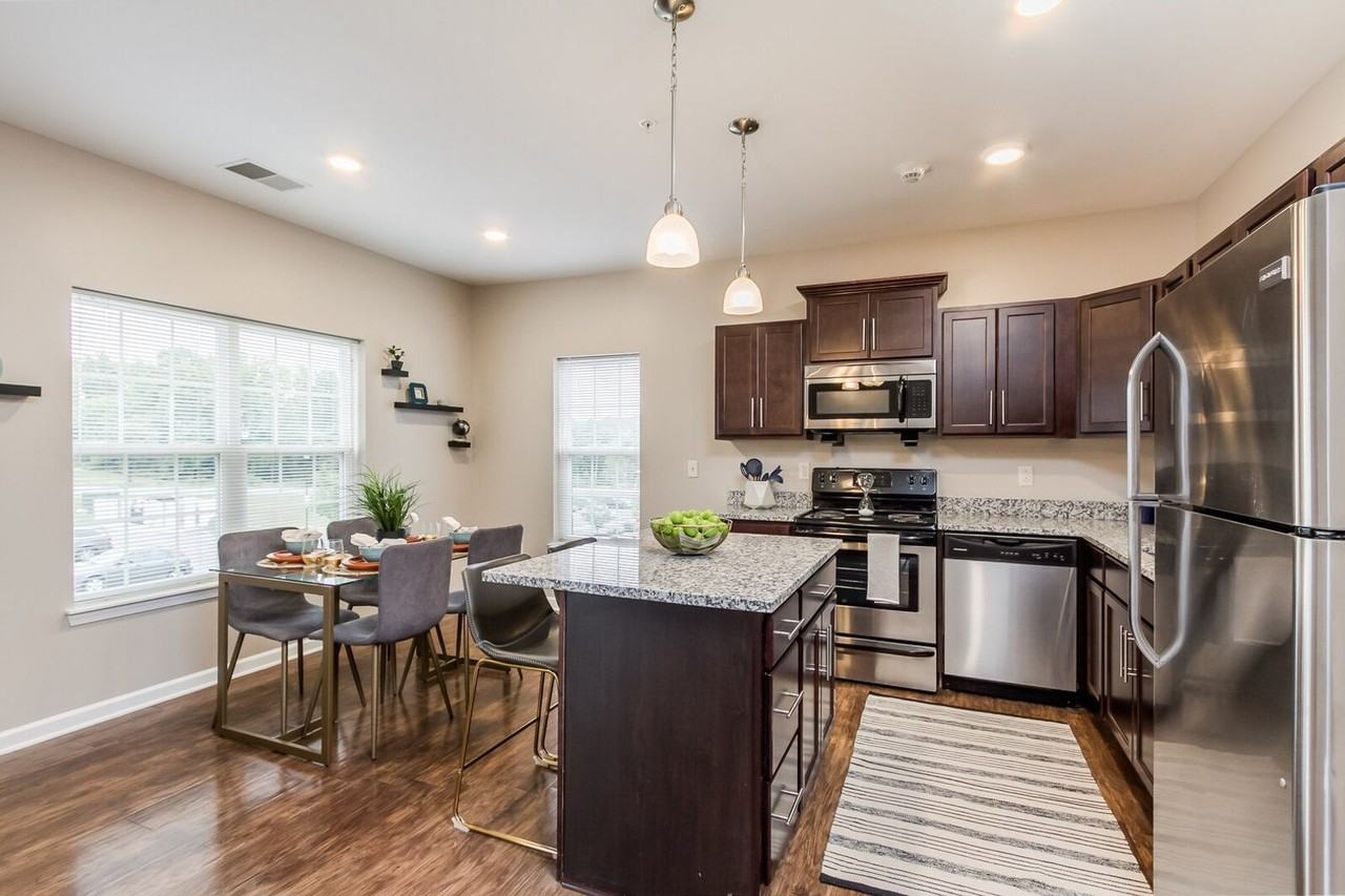 Waters Edge II - Photo 2 of 16