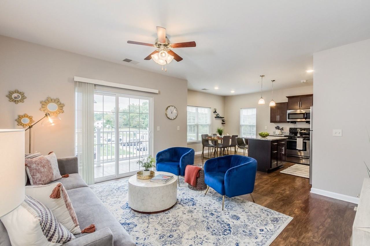 Waters Edge II - Photo 4 of 16