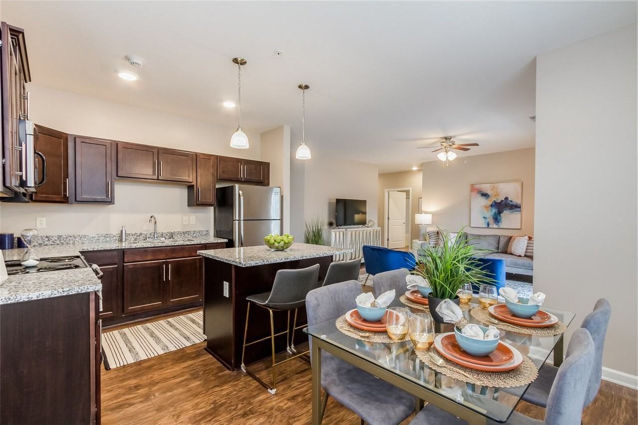 Waters Edge II - Photo 5 of 16