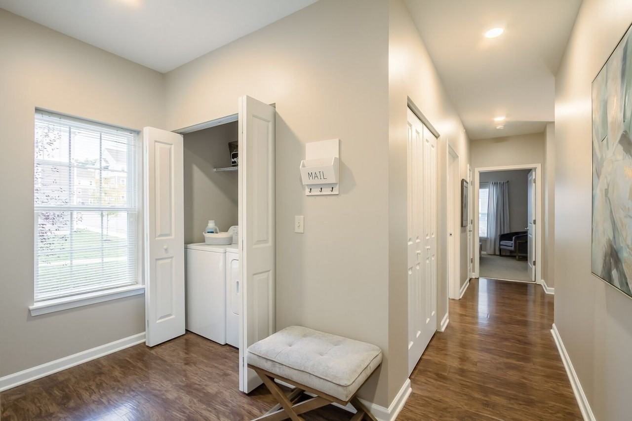 Waters Edge II - Photo 6 of 16