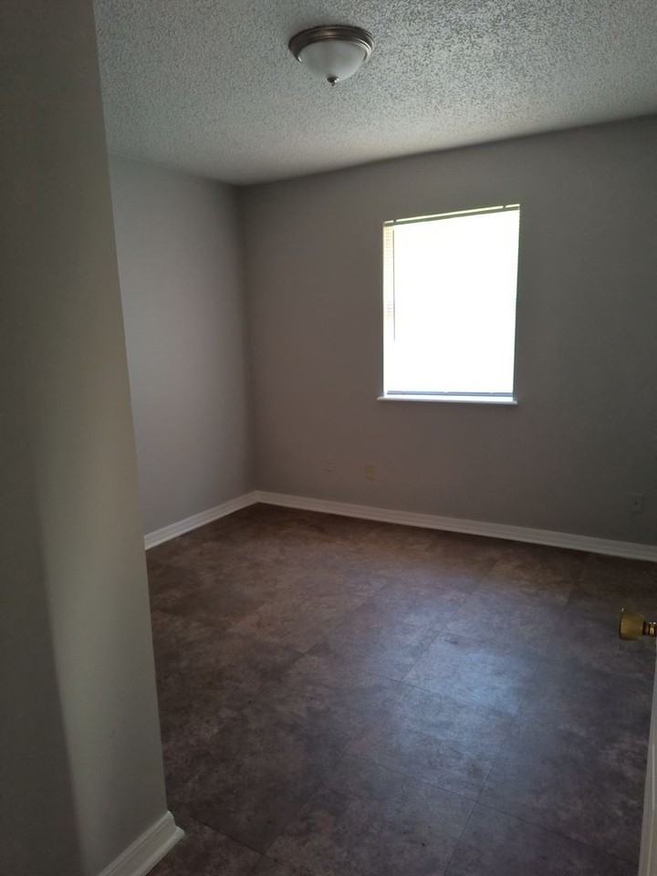 4310-4312 W Burnett - Photo 3 of 6